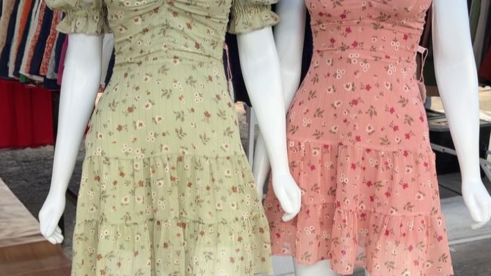 Vestidos modernos e confortáveis na feira da Lua